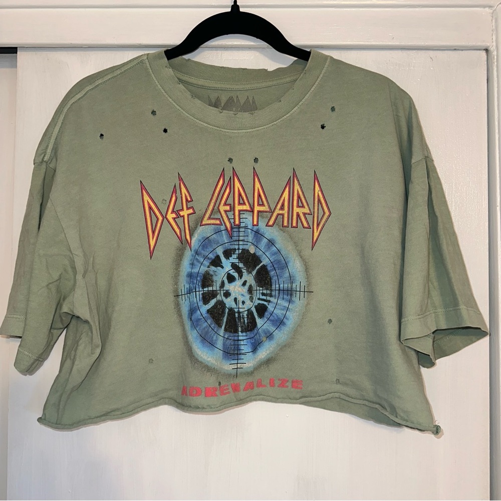 Graphic Cropped Top Def Leppard